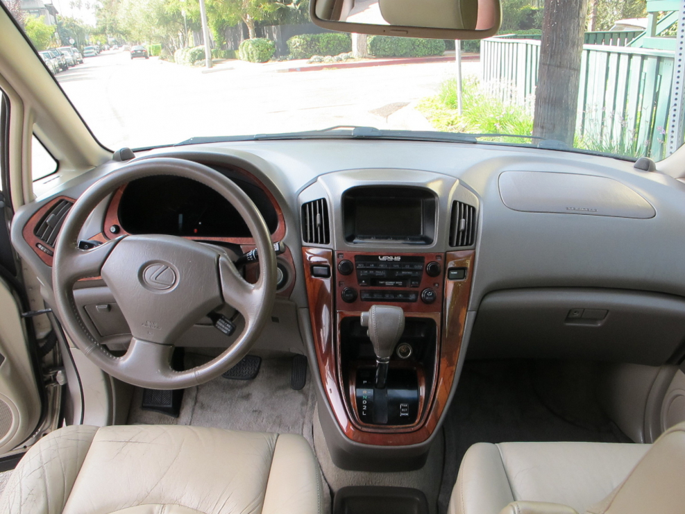 Lexus rx300 2000 Interior
