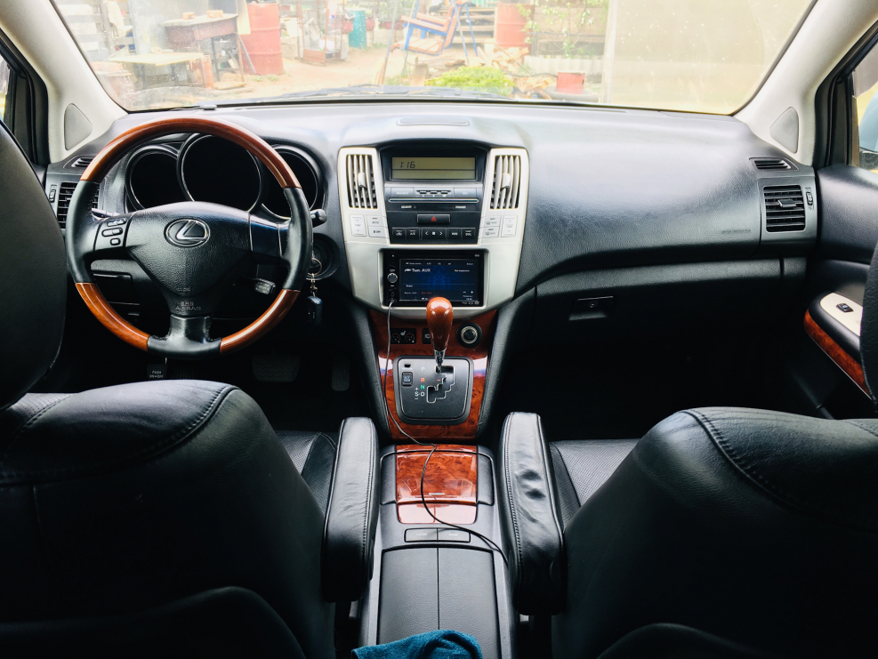 Lexus RX 300 2 салон