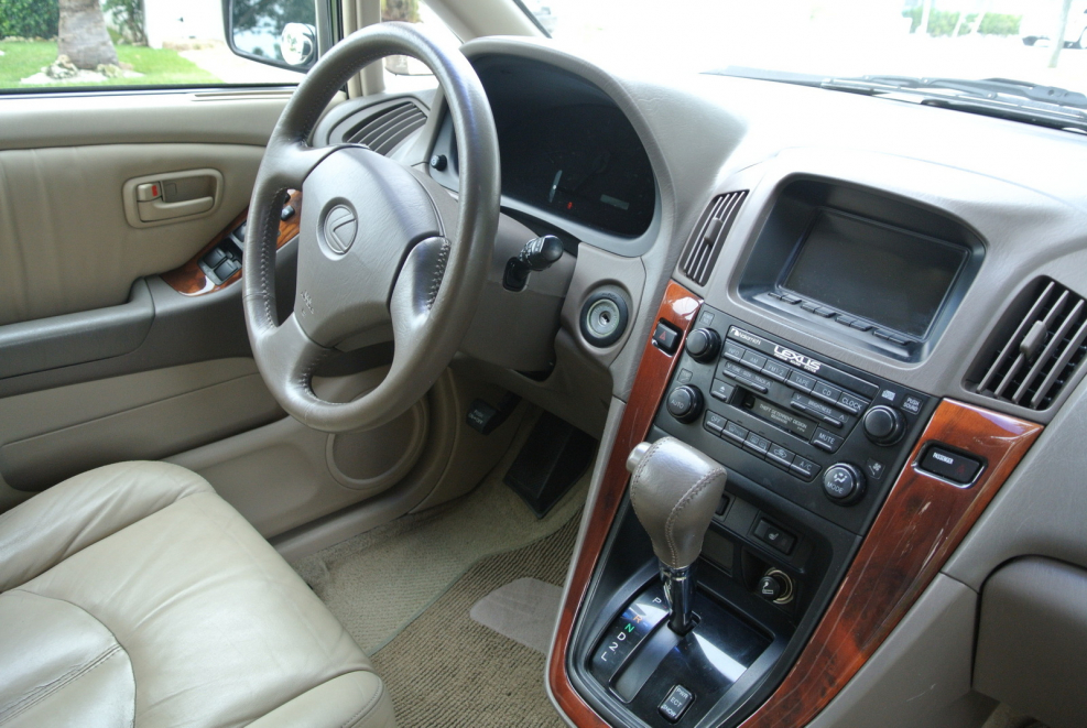 Lexus rx300 салон