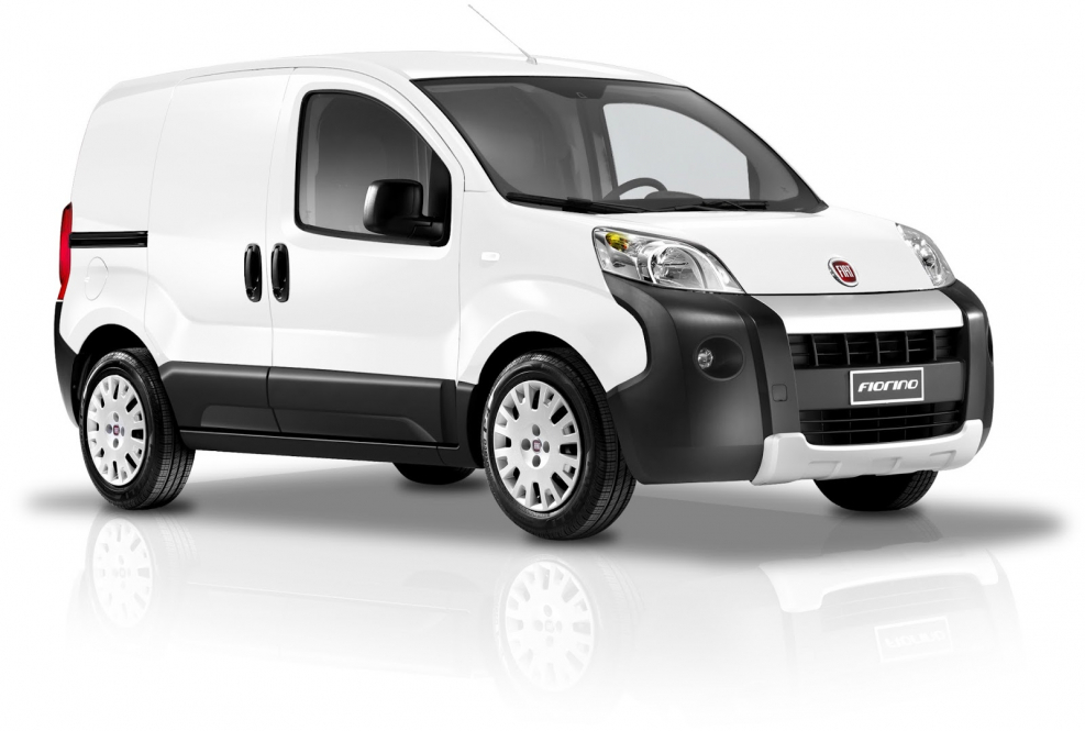 Fiat Fiorino 2018 на белом фоне