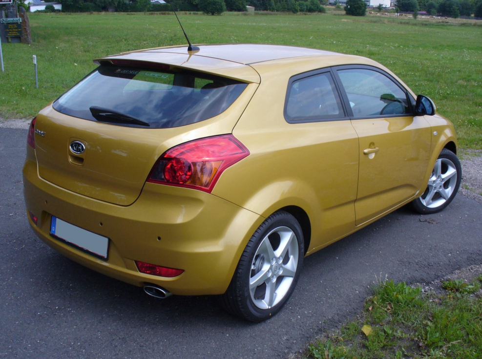 Kia Ceed 2008 золотой