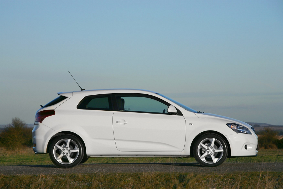 Kia Ceed купе 2011
