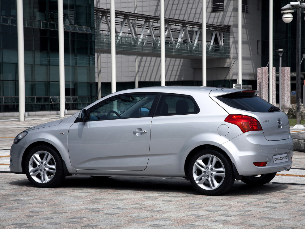 Kia Ceed купе 2009