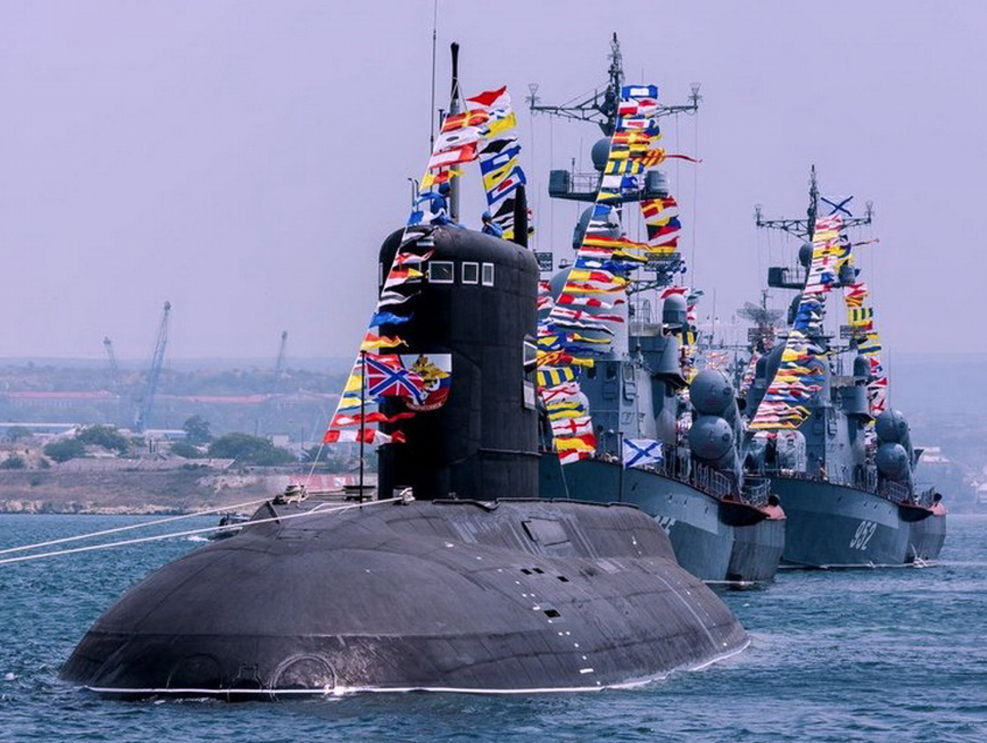 Парад кораблей в Кронштадте