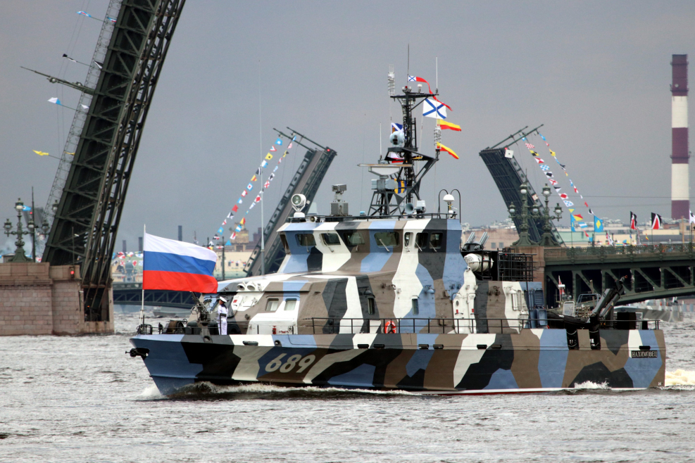 Санкт Петербург военные корабли на Неве