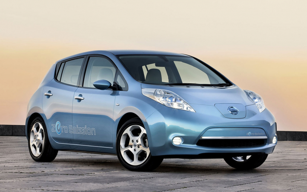 Nissan Leaf электромобиль