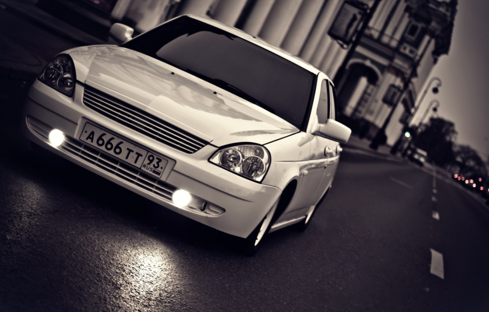 Lada Priora белая