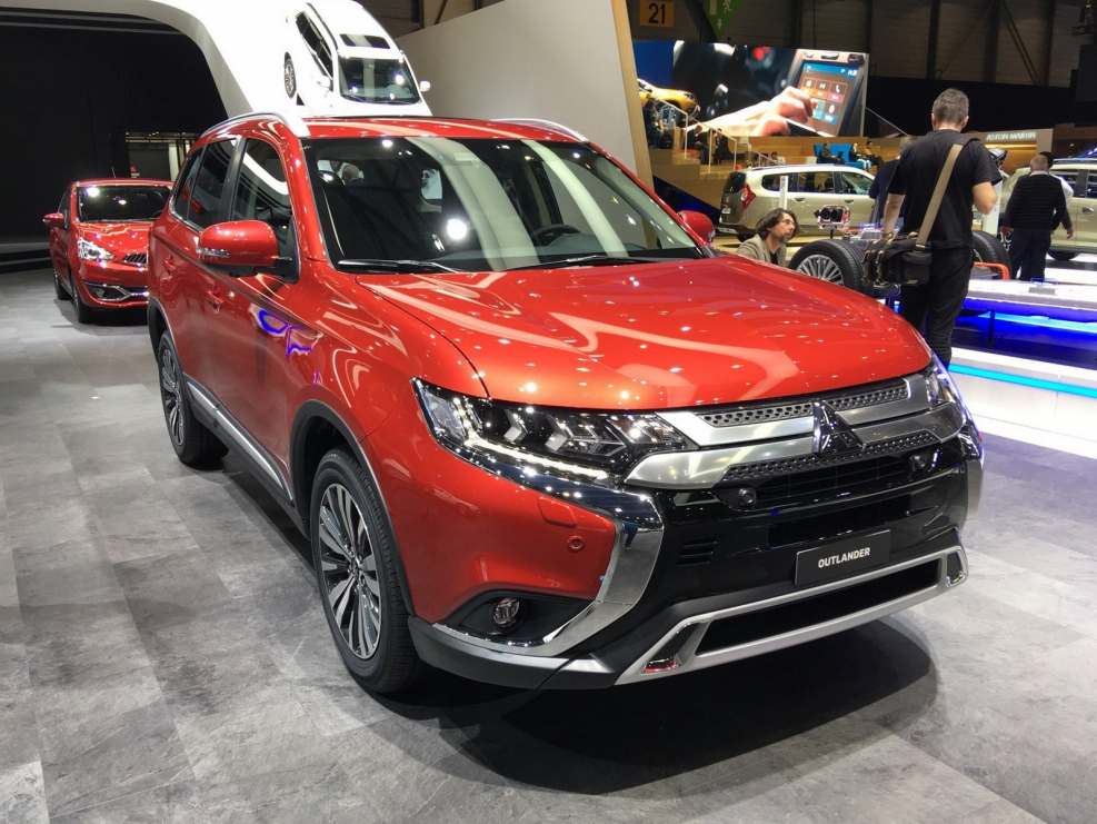 Кроссовер Mitsubishi Outlander 2020