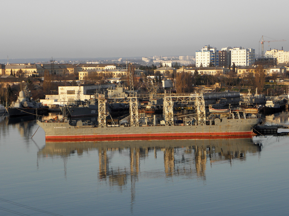 Коммуна корабль Севастополь