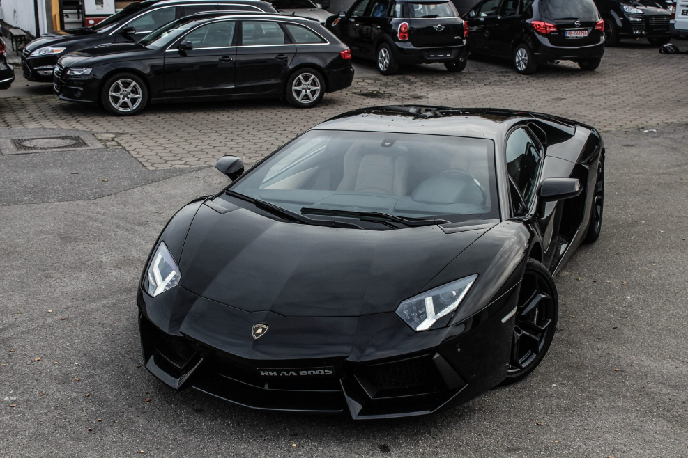 Lamborghini Aventador lp700-4 черная