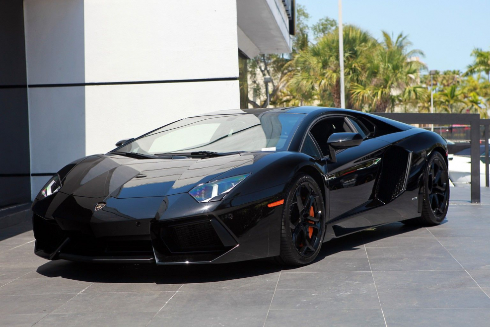 Lamborghini Aventador lp700-4 черная