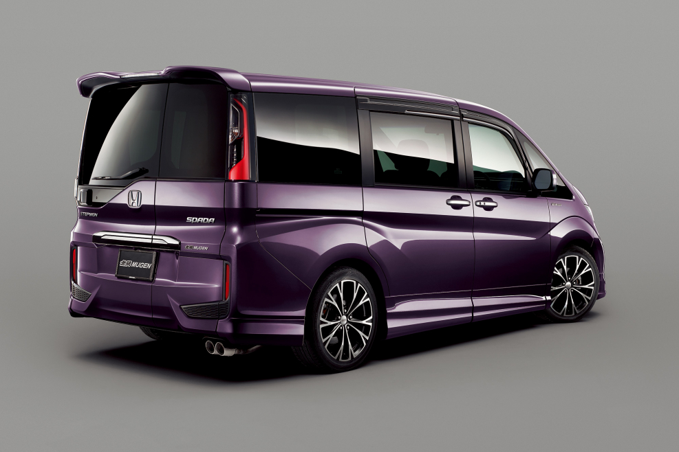 Минивэн Honda Stepwgn spada