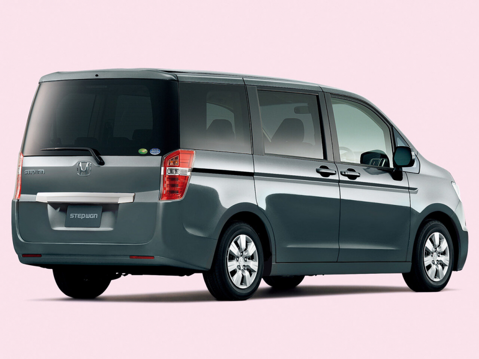 Honda минивэн Stepwgn 2014