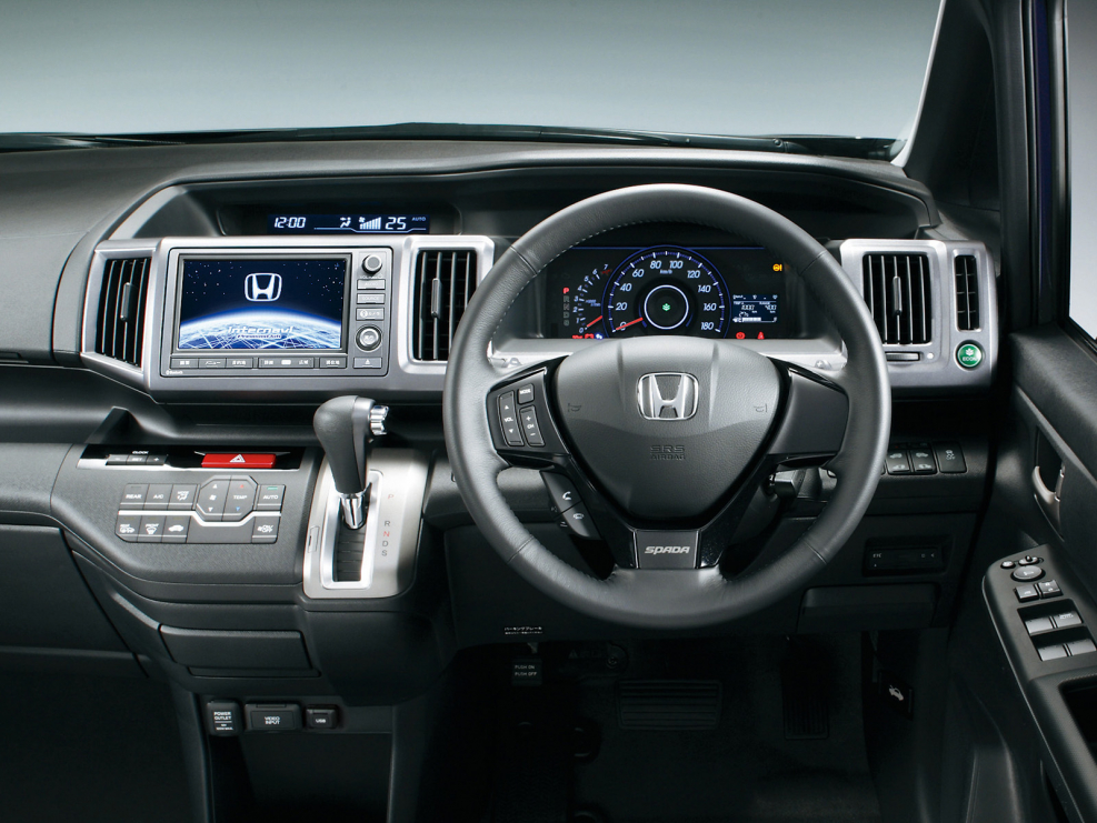 Honda Stepwgn spada 4 поколение