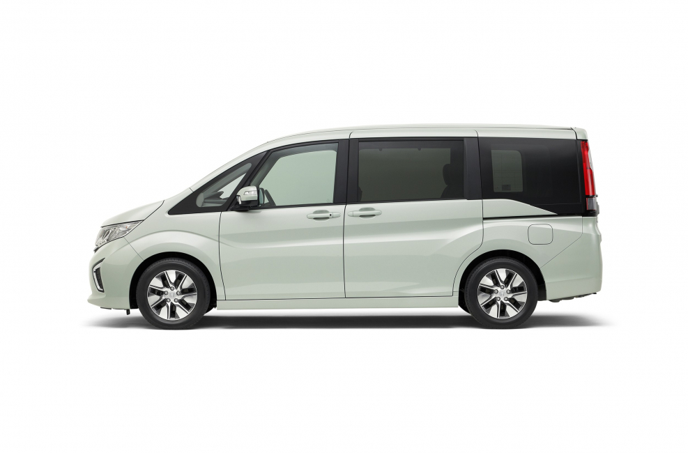 Honda Stepwgn 2015