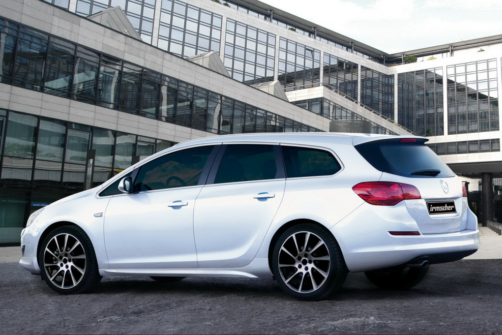 Универсал Opel Astra Sports Tourer