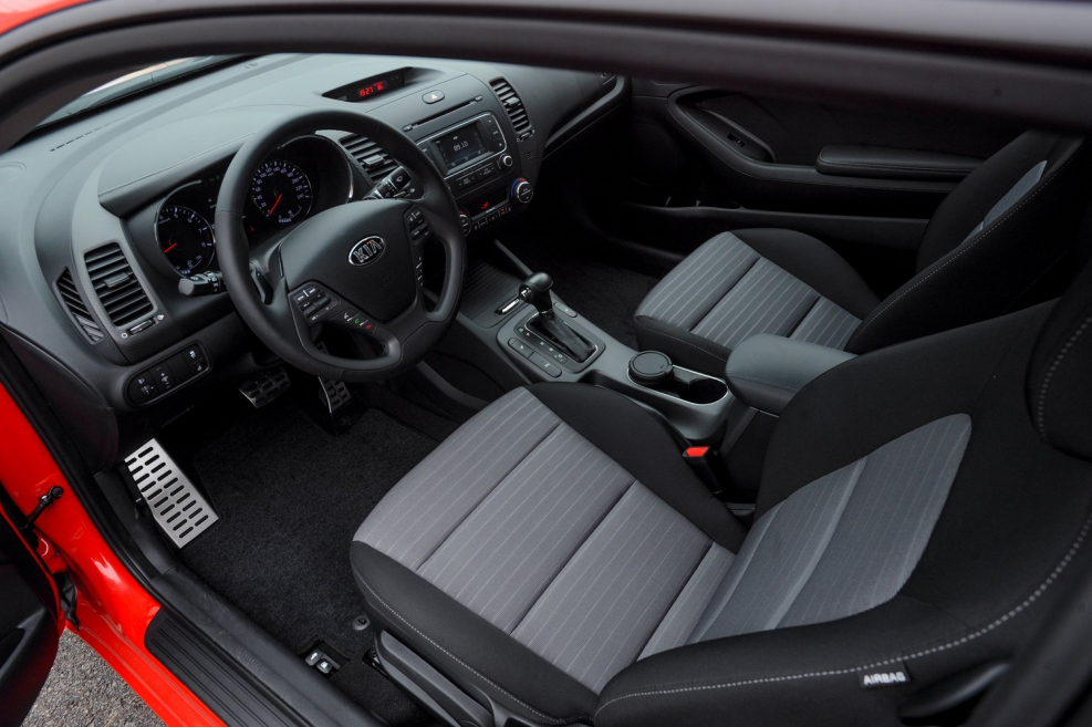 Kia Cerato Koup 2014 салон