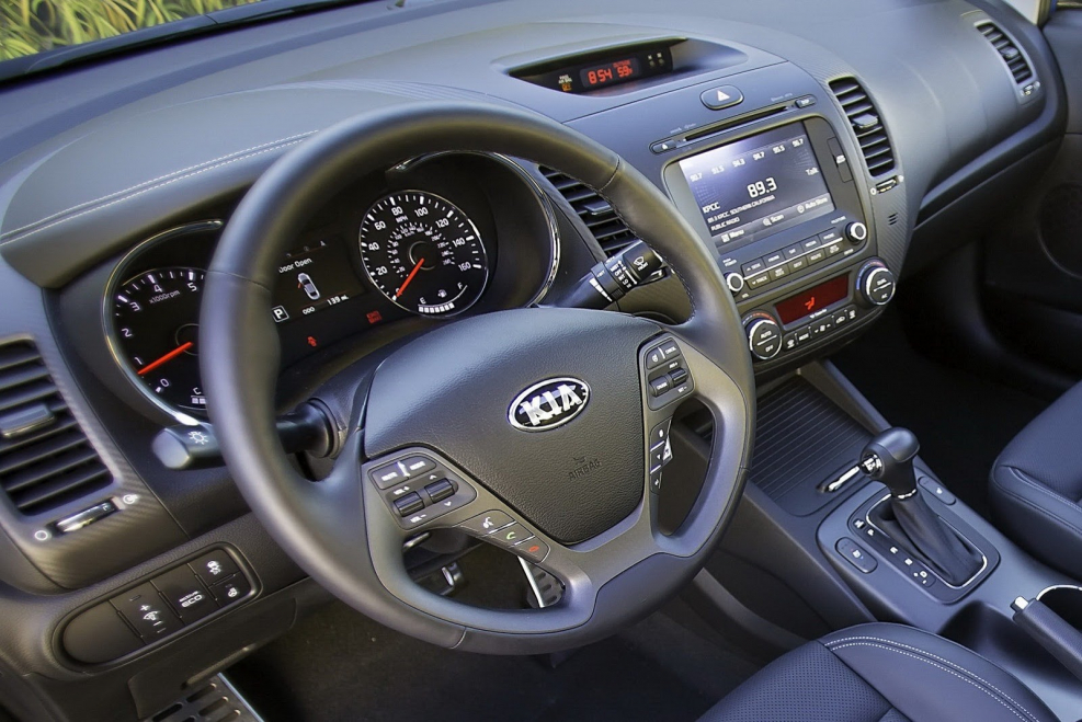 Kia Cerato 2013 салон
