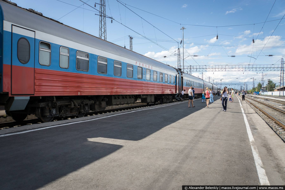 Фирменный поезд Россия 001м Владивосток Москва