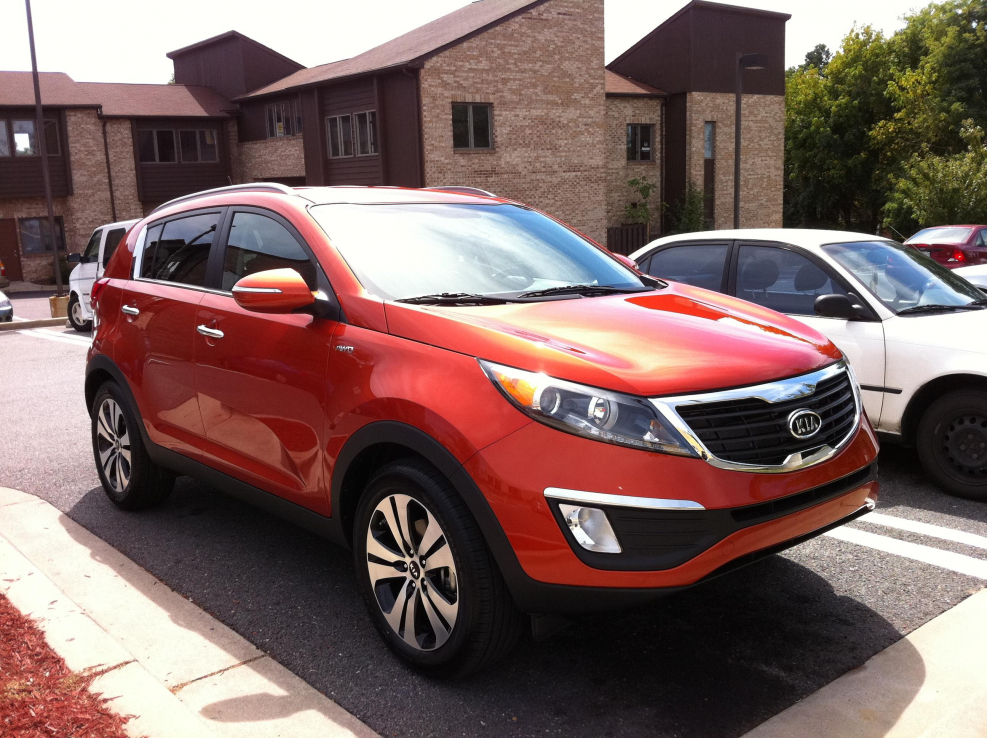 Kia Sportage 2011 оранжевый