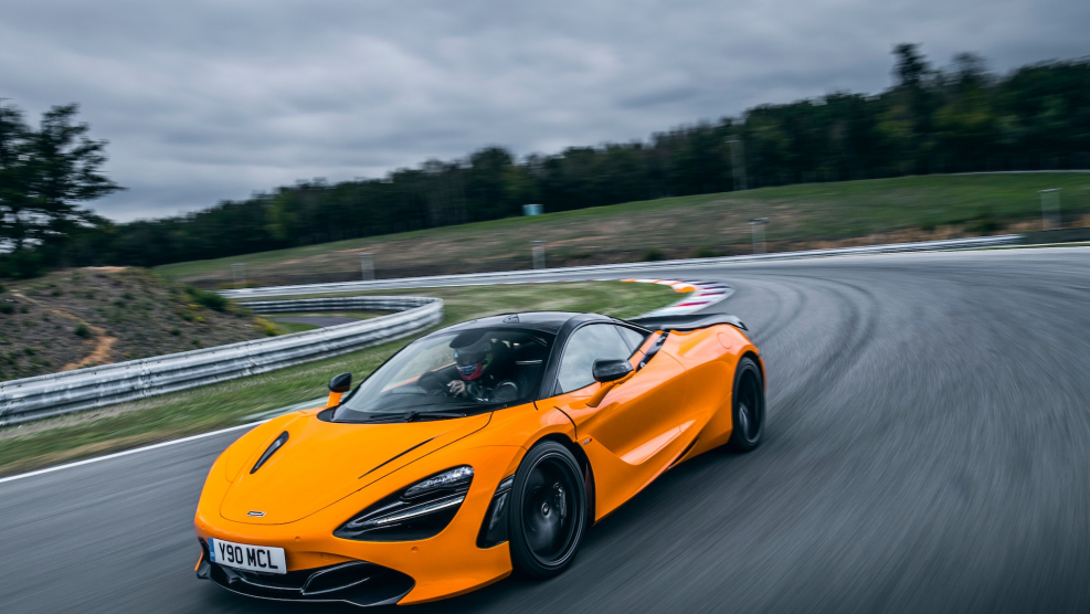 MCLAREN 720s желтый