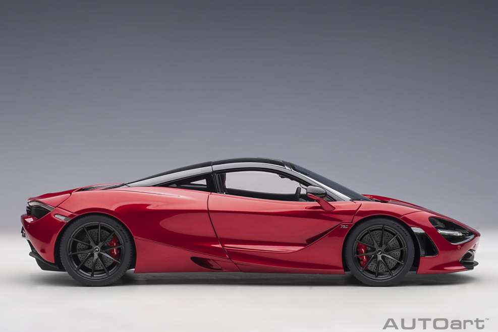 MCLAREN 720s красный