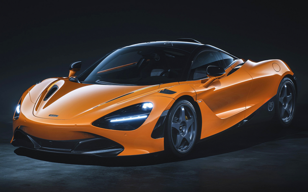 MCLAREN 720s sedan