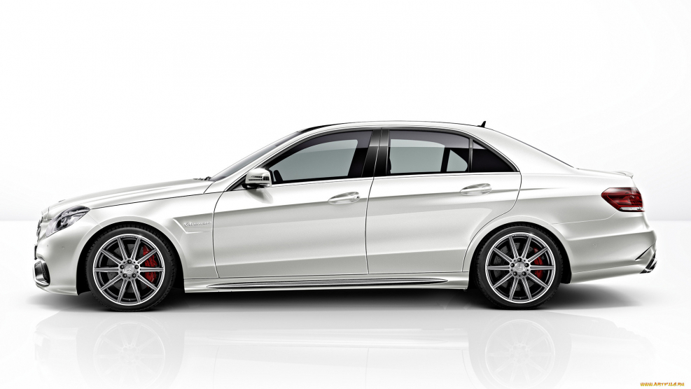 E63 AMG сбоку