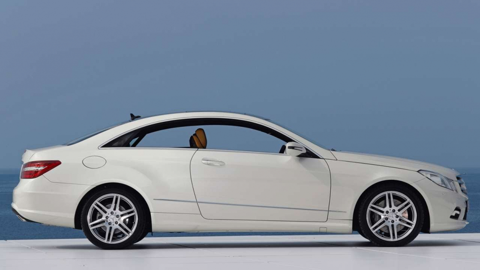 Mercedes Benz e class w212 боком