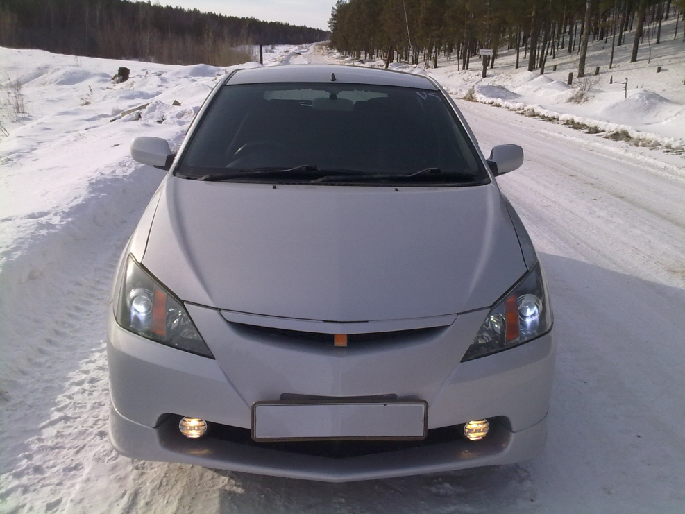 Toyota will 2001