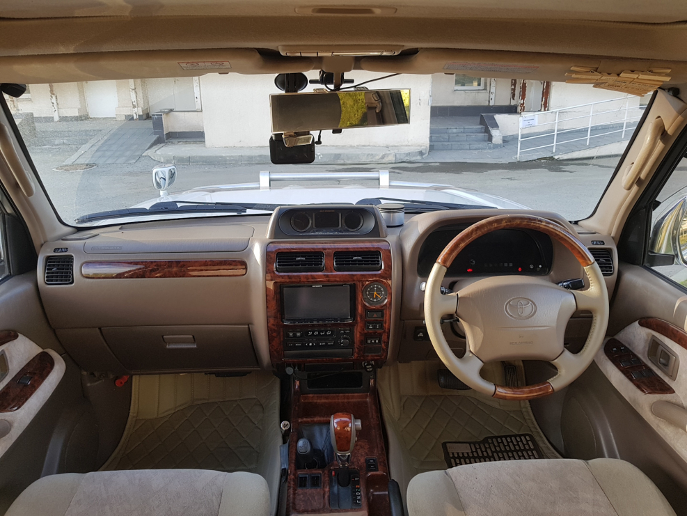 Toyota Land Cruiser Prado 90 салон