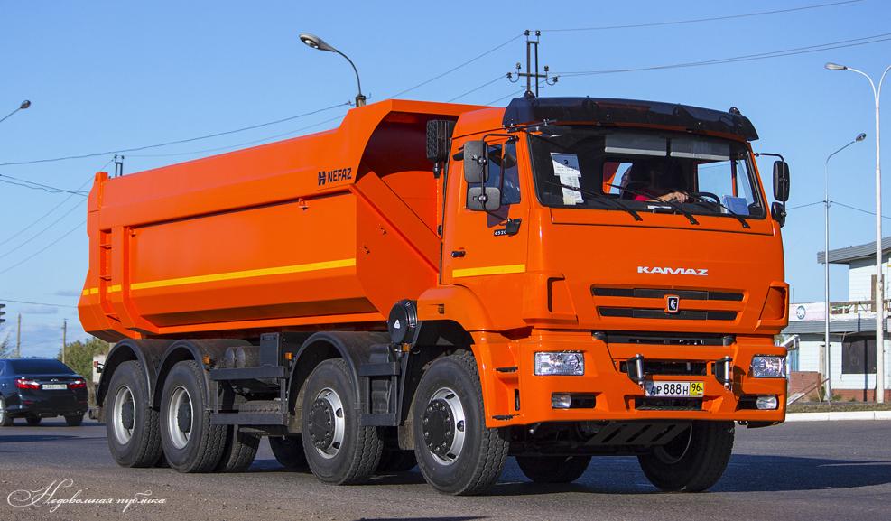КАМАЗ 43118 обшивка кабины