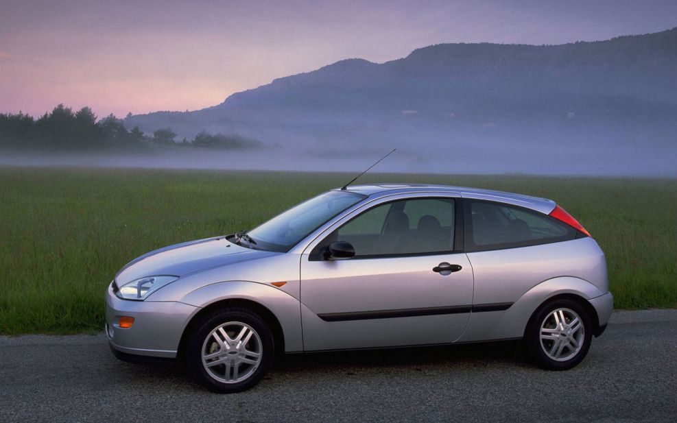 Ford Focus 1998 хэтчбек
