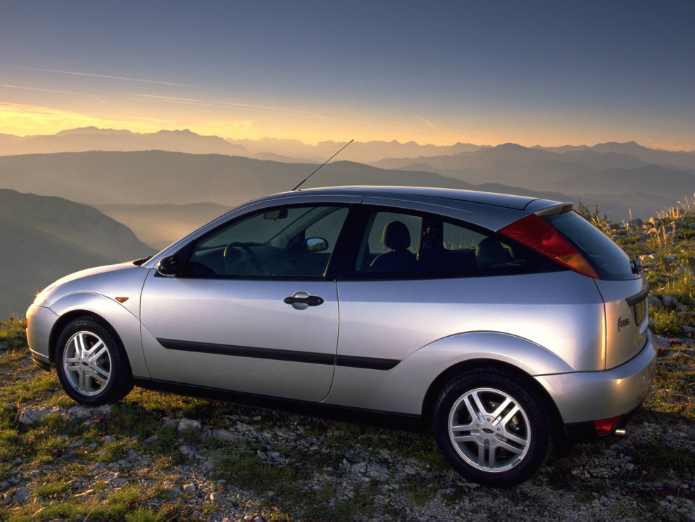 Ford Focus 1998 хэтчбек