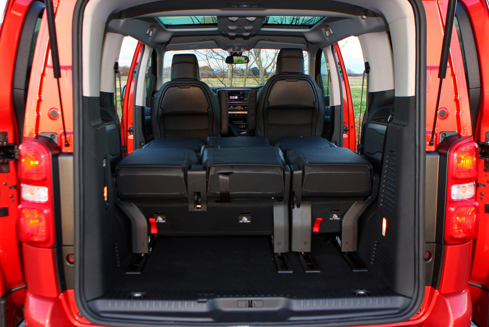 Peugeot traveller 2021 салон
