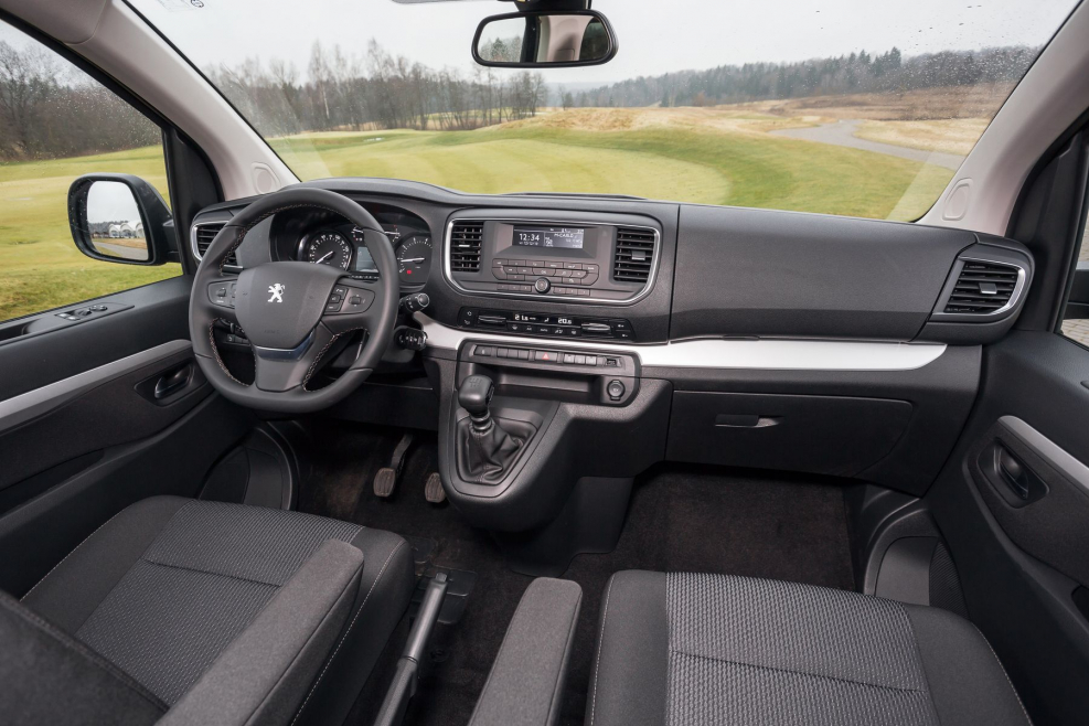 Peugeot traveller 4.6 метра