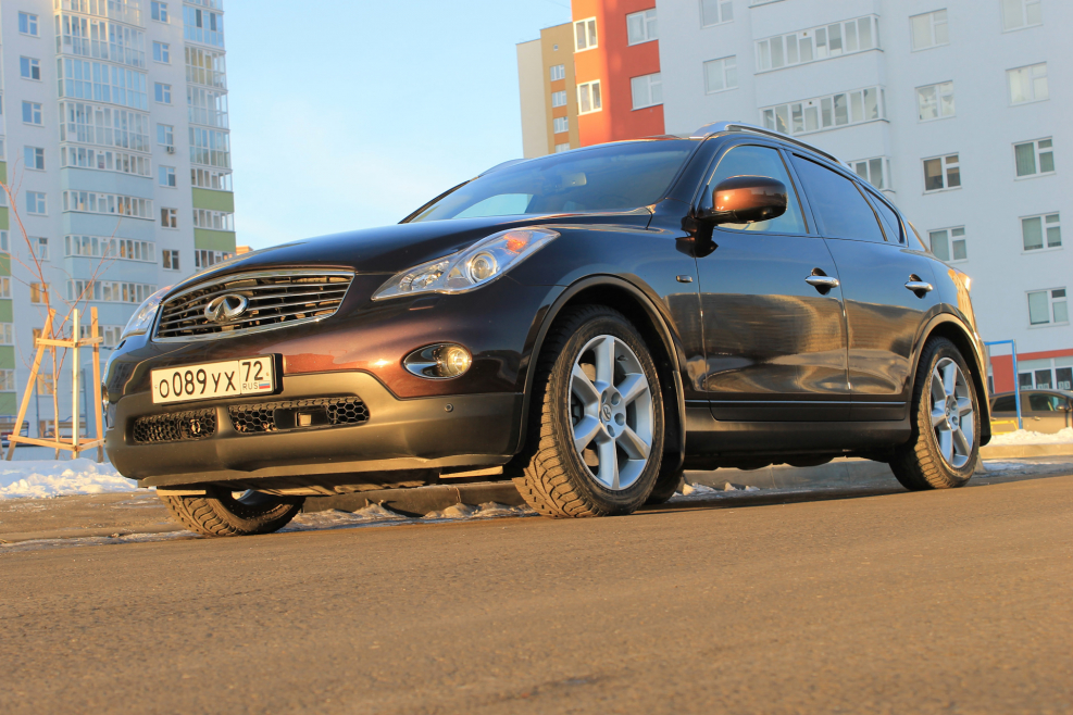 Infiniti ex35 r18