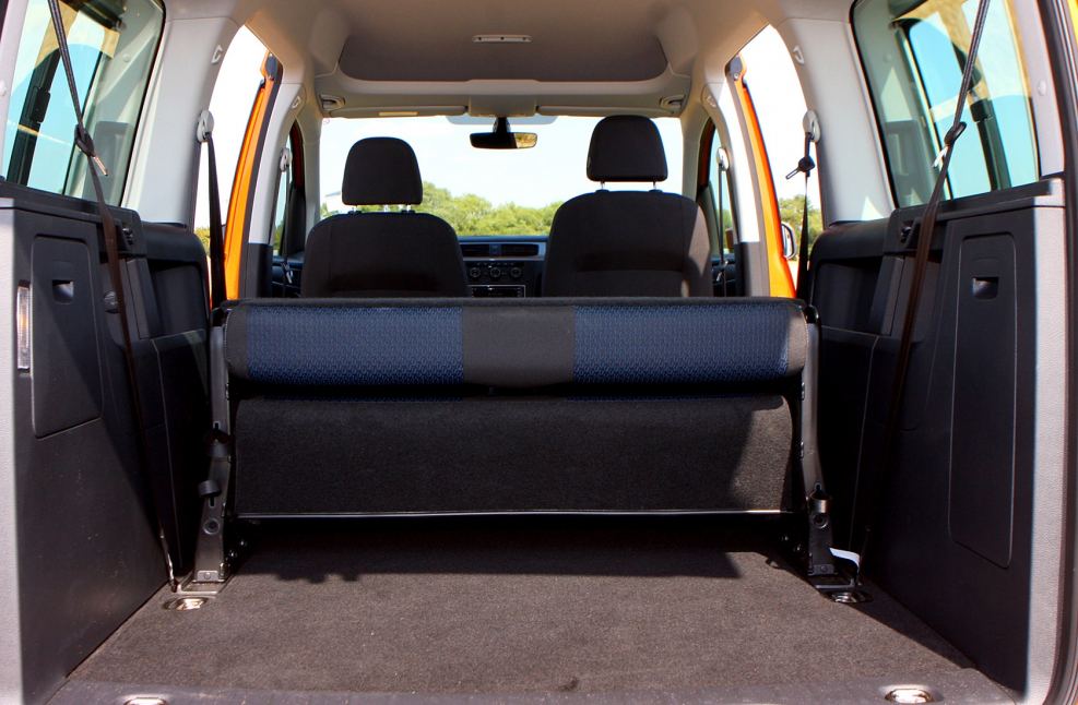 VW Caddy Maxi салон