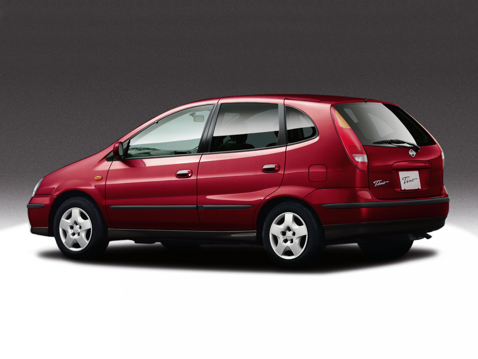 Nissan Tino 2000