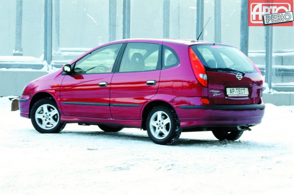 Ниссан Альмера Тино 2001