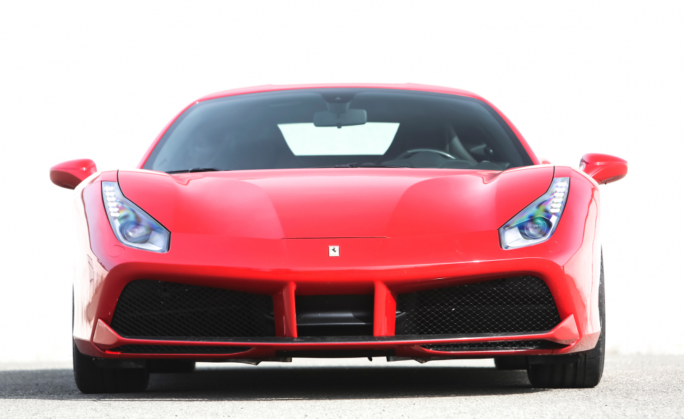 Ferrari 488 GTB вид спереди