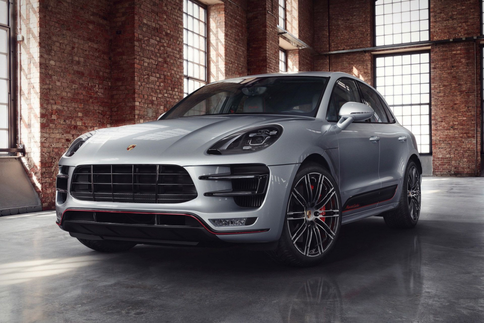 Машина Porsche Macan Turbo