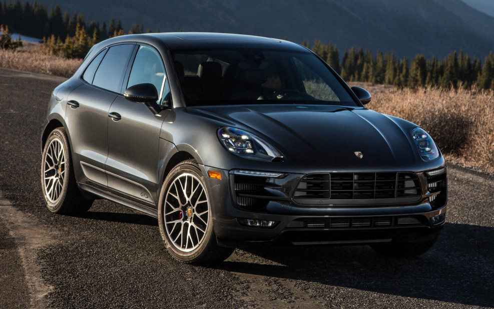 Машина Porsche Macan GTS