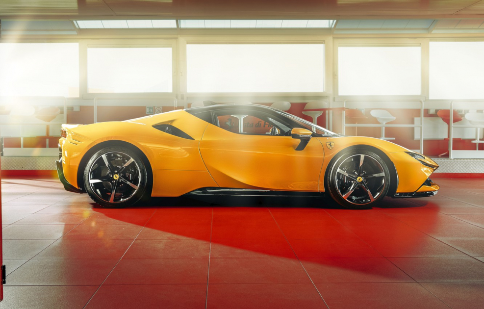 Новая Ferrari sf90