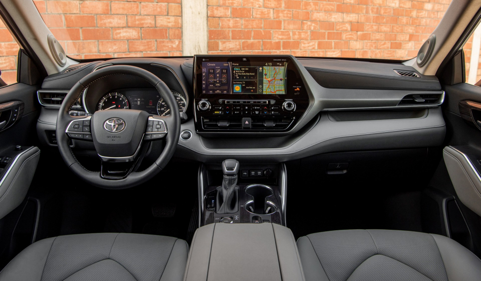 Toyota Camry 2018 салон