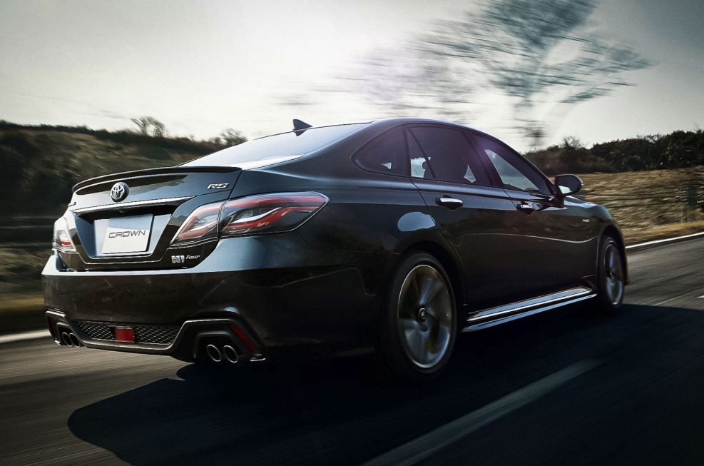 Toyota Crown athlete 2018