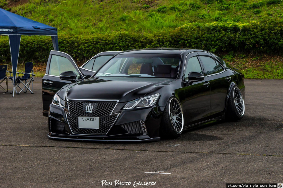 Toyota Crown 210