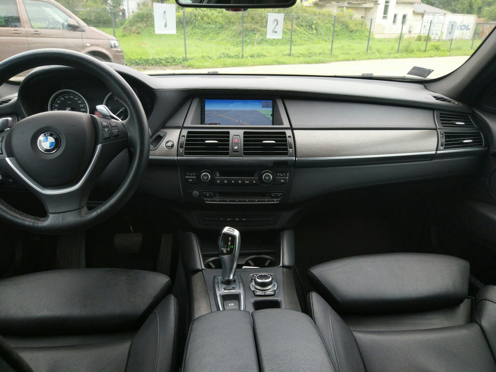 BMW x3 2008 салон
