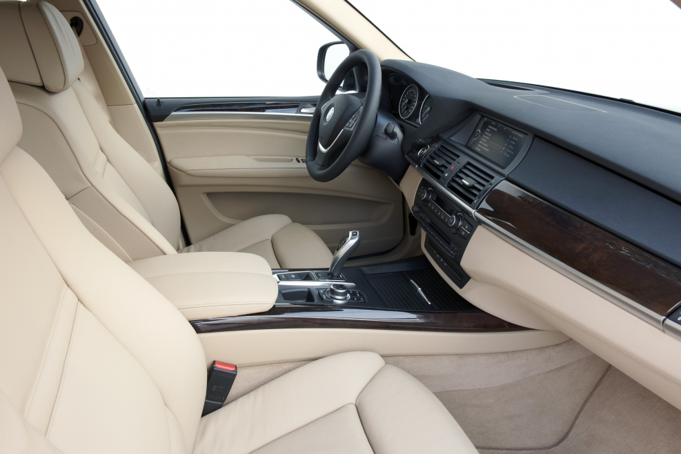BMW x5 светлый салон