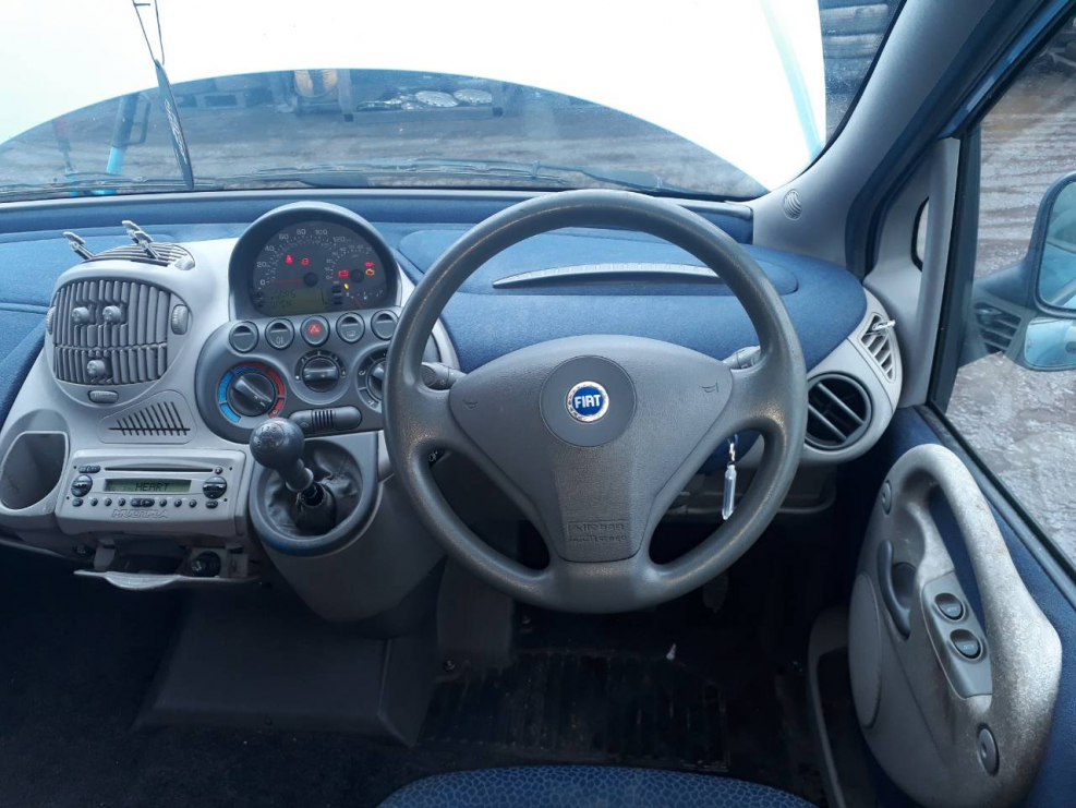 Fiat Multipla 2000 салон